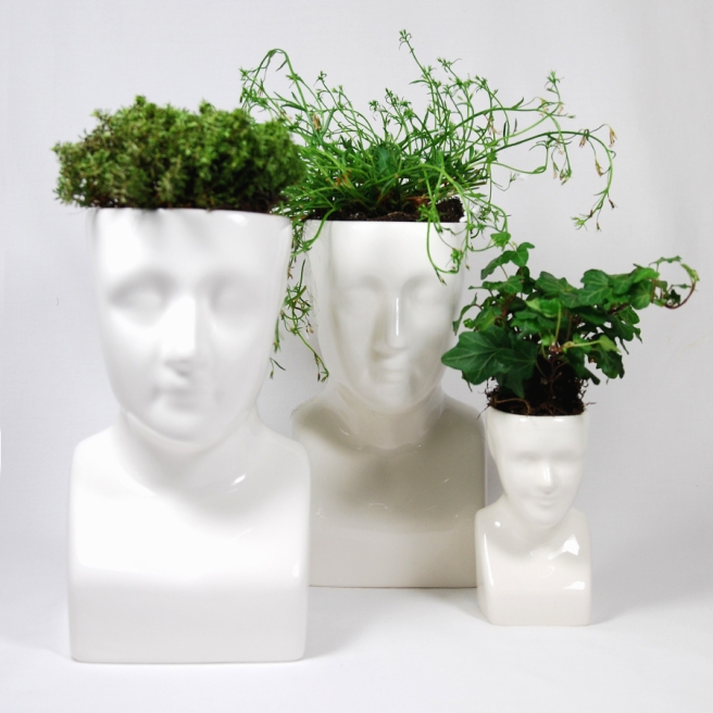 Liven up your living area and make a statement with these exquisite phrenology planters. These Phrenology planters work well when used as vases and utensil holders, throw in freshly picked flowers and get creative. >>£20.00 